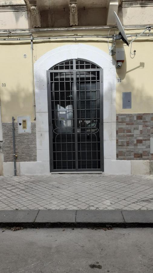 Апартаменты La Piazzetta Della Patrona Сиракузы Экстерьер фото